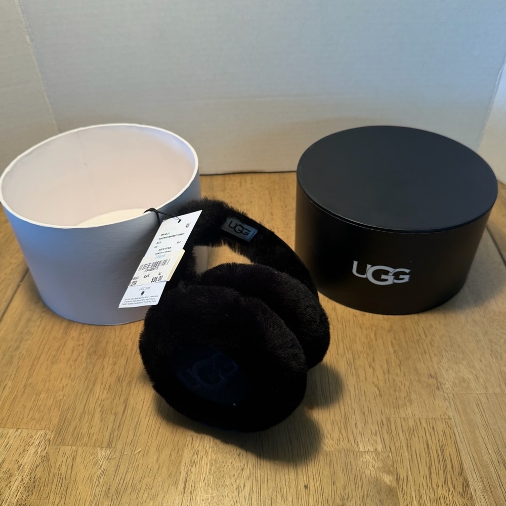 NWT UGG Shearling and Leather Monogram Suede Black Earmuffs - Picture 15 of 16